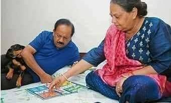 Dr Harshvardhan Playing Ludo with his Wife | Technotok